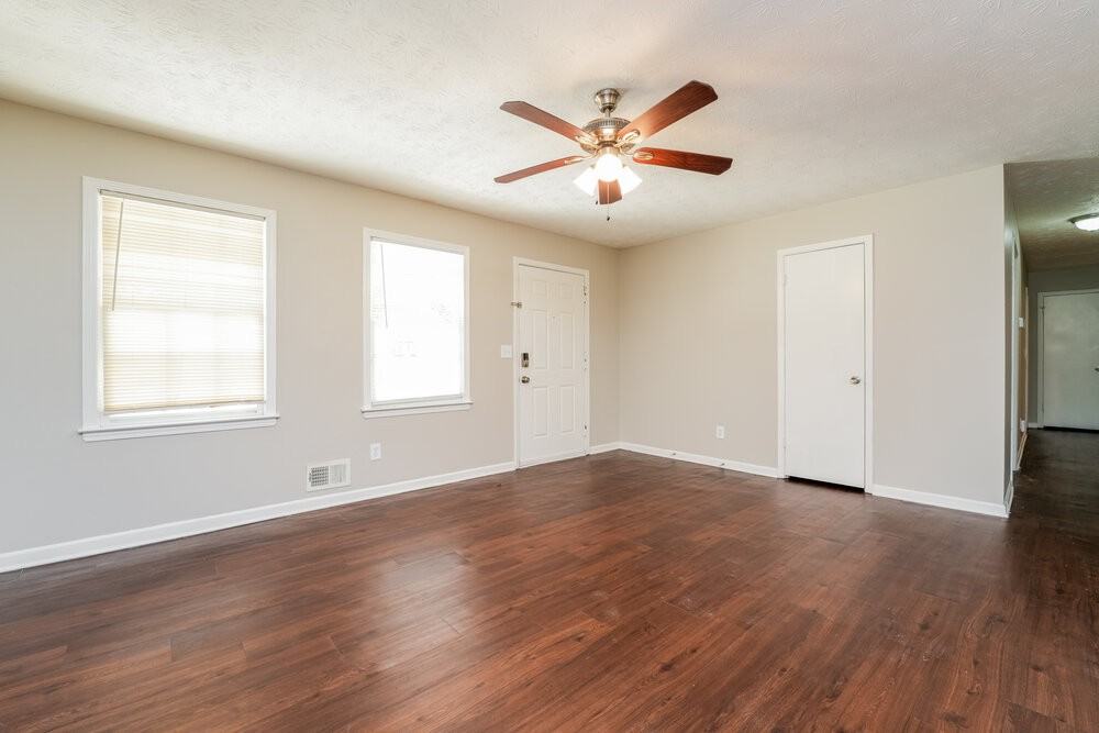 4916 Cherokee Way Se - Photo 4 of 16