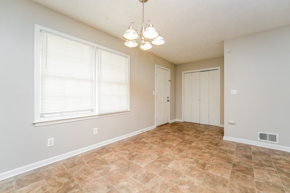 4916 Cherokee Way Se - Photo 5 of 16