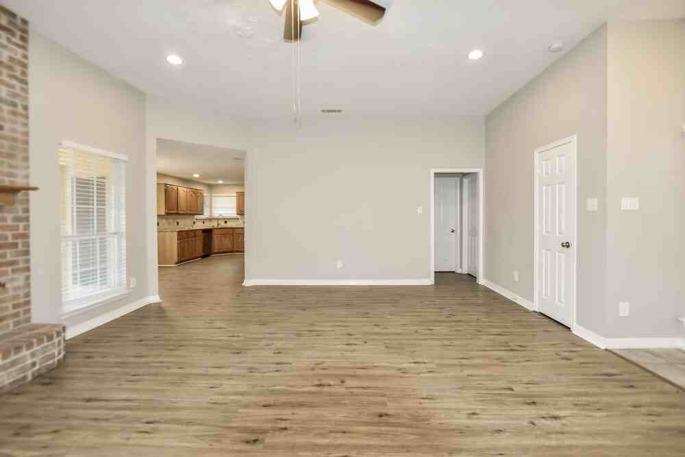 105 Princeton Cir - Photo 6 of 16