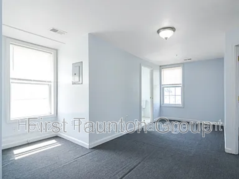 458 Weir St #5 - Photo 2 of 12
