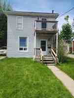 featured image of 104 Queen St N #1