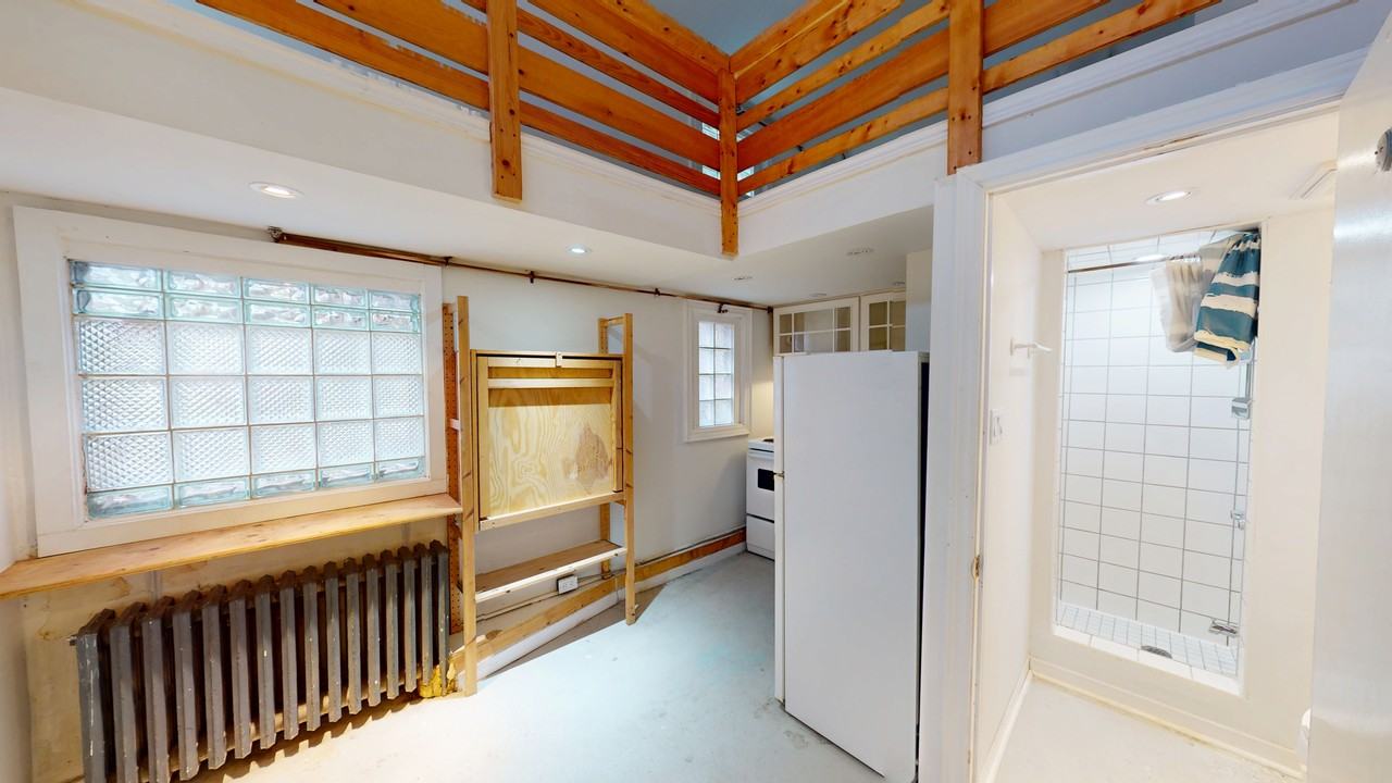 39 Markham St - Photo 3 of 15