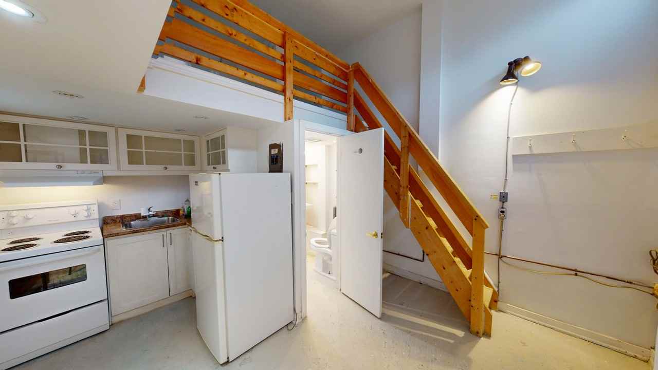 39 Markham St - Photo 4 of 15