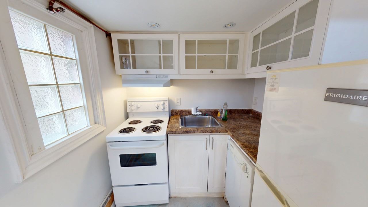 39 Markham St - Photo 6 of 15