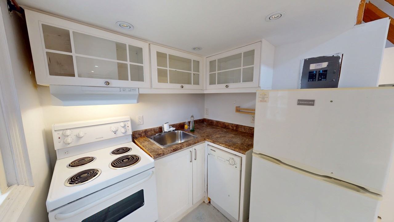 39 Markham St - Photo 7 of 15
