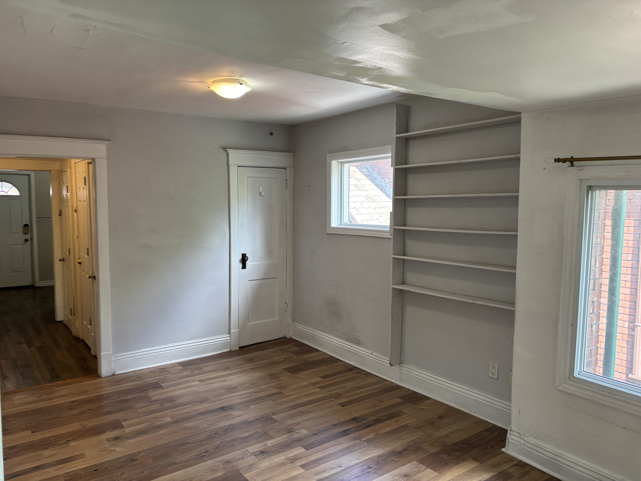 758 Cannon St E - Photo 5 of 12