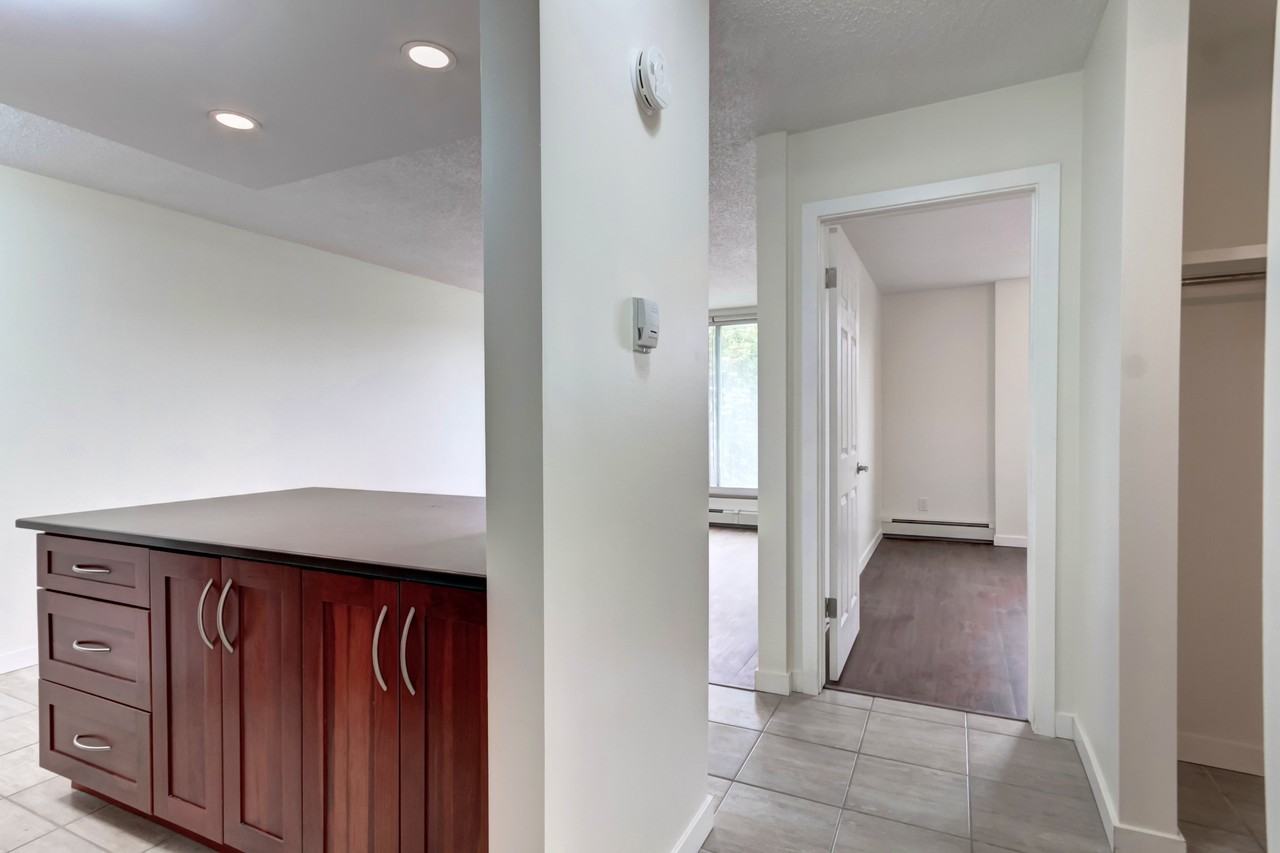2015 11 Ave Sw - Photo 5 of 29