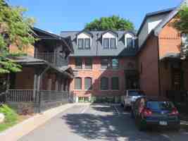 featured image of 271 Mcleod St