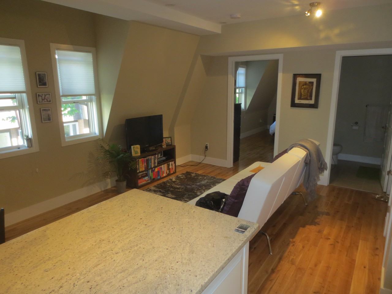 271 Mcleod St - Photo 2 of 11