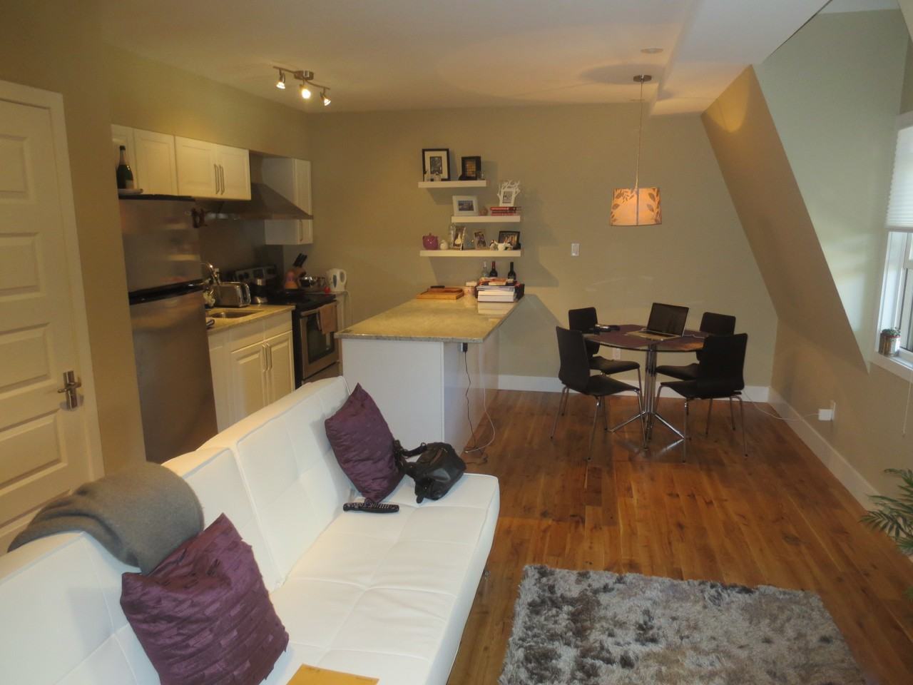 271 Mcleod St - Photo 3 of 11