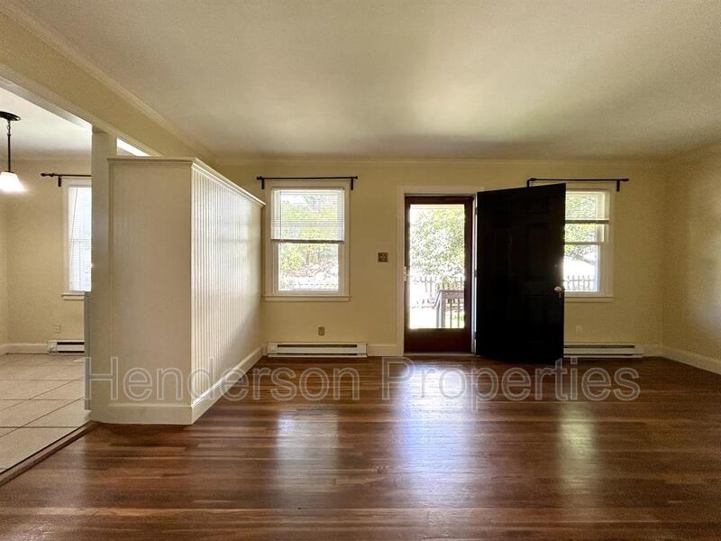 1526 Landis Ave - Photo 5 of 20