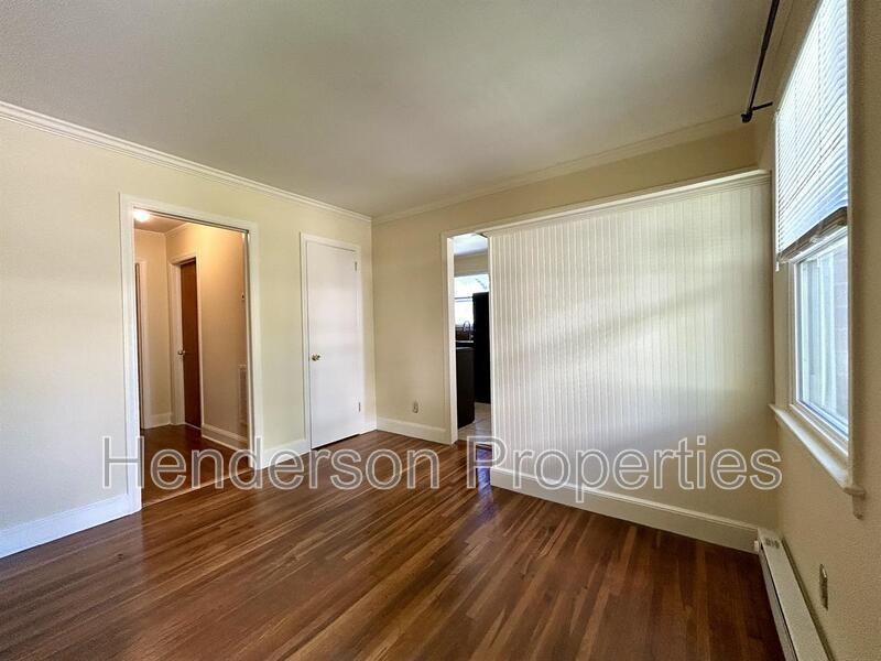 1526 Landis Ave - Photo 6 of 20