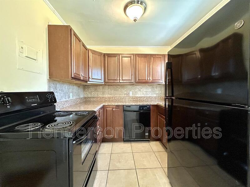 1526 Landis Ave - Photo 7 of 20