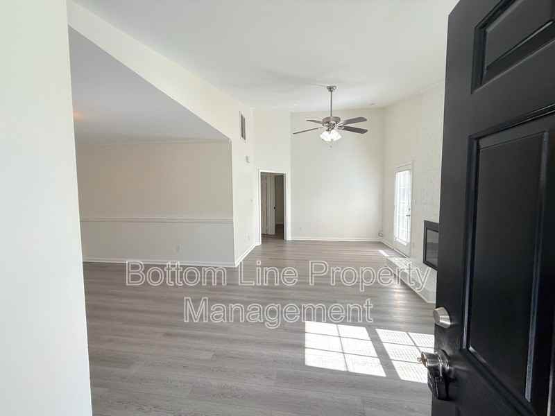 4013 Inglehurst Dr - Photo 4 of 25
