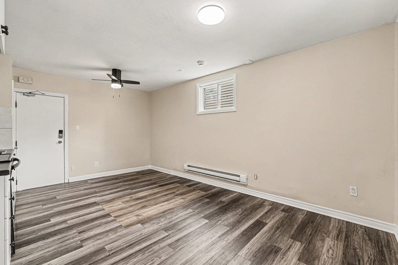 181 Carillon St #4 - Photo 4 of 16