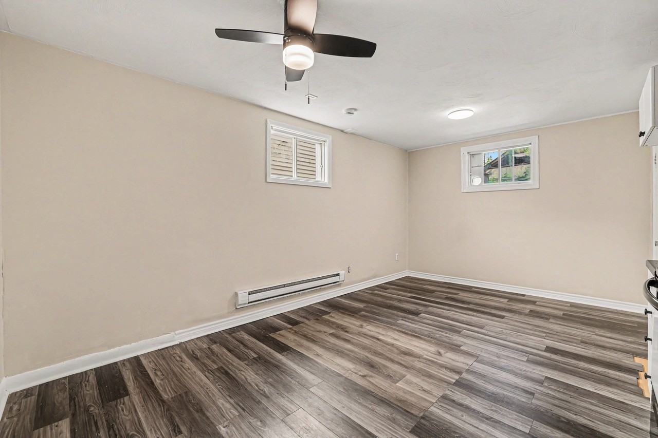 181 Carillon St #4 - Photo 5 of 16