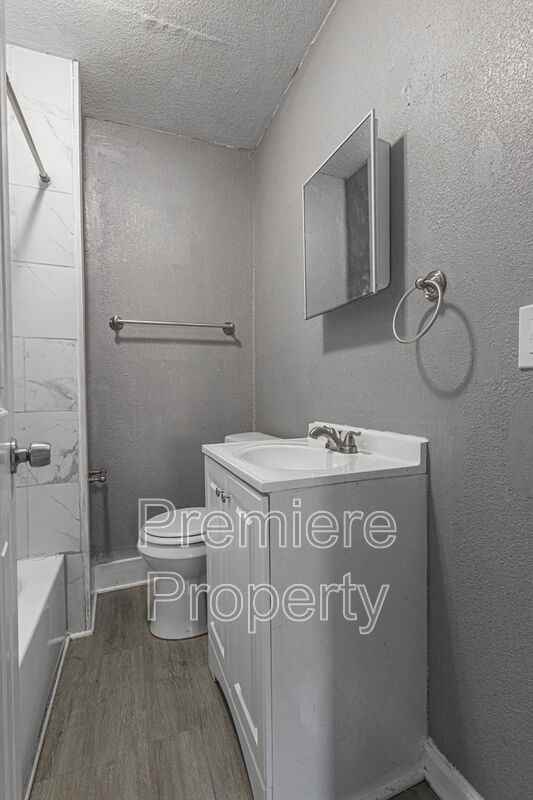 807 S Savage St - Photo 7 of 10