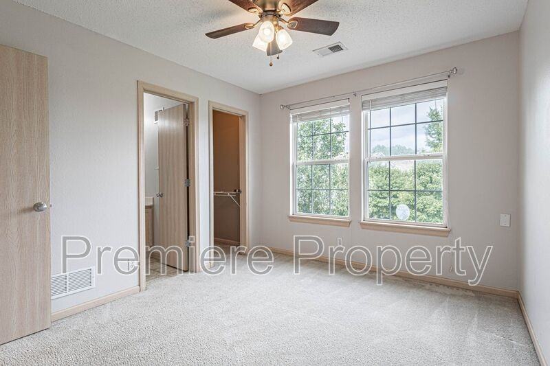 8119 N Elmwood Ave - Photo 6 of 17