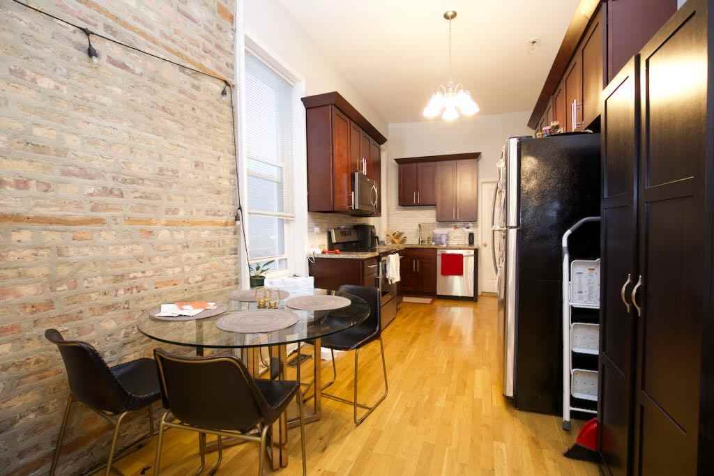 1252 N Greenview Ave #1 - Photo 6 of 21