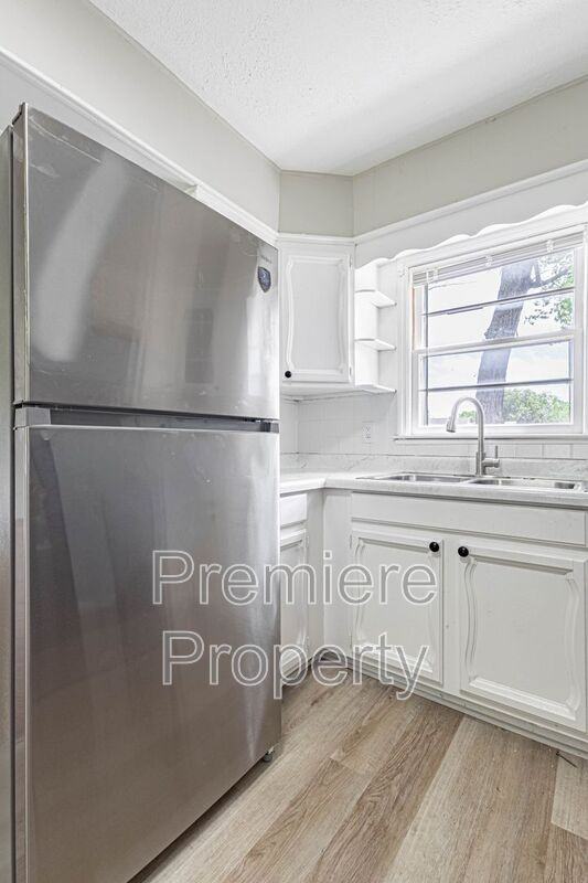 5504 E 101st St - Photo 5 of 11