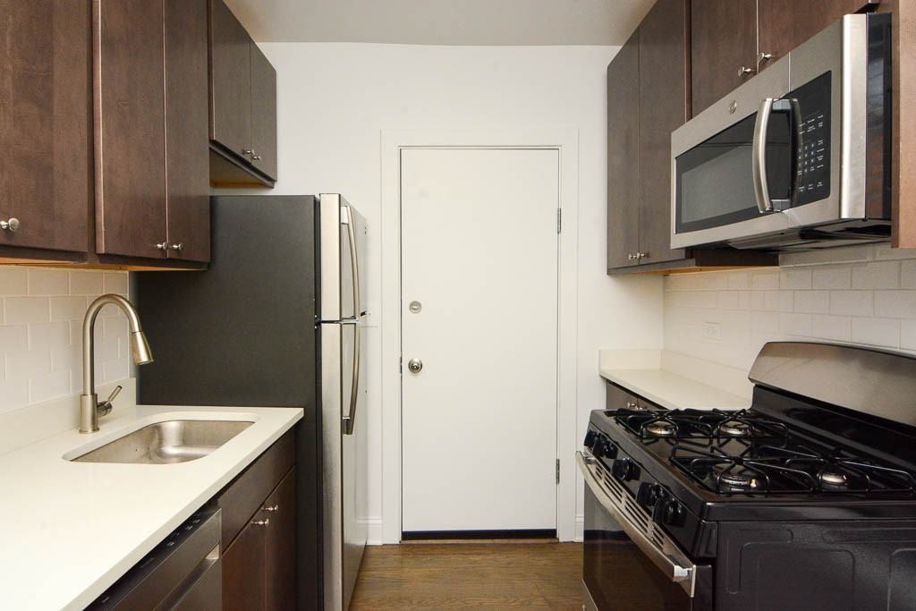 2643 N Spaulding Ave #3E - Photo 2 of 21