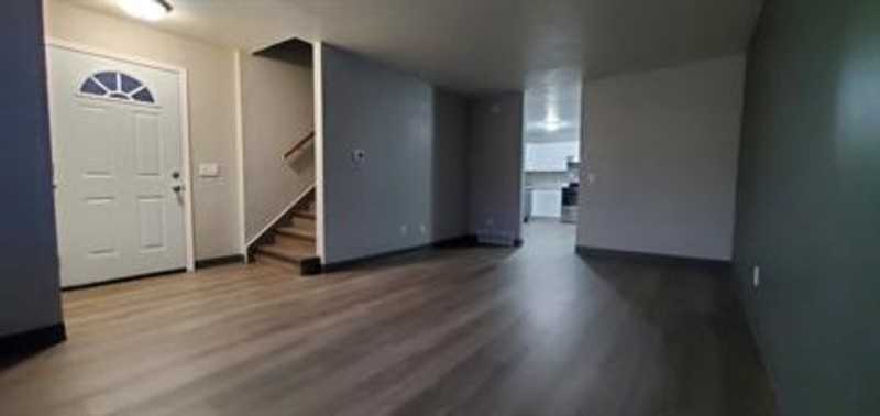 983 7th St - Photo 4 of 13