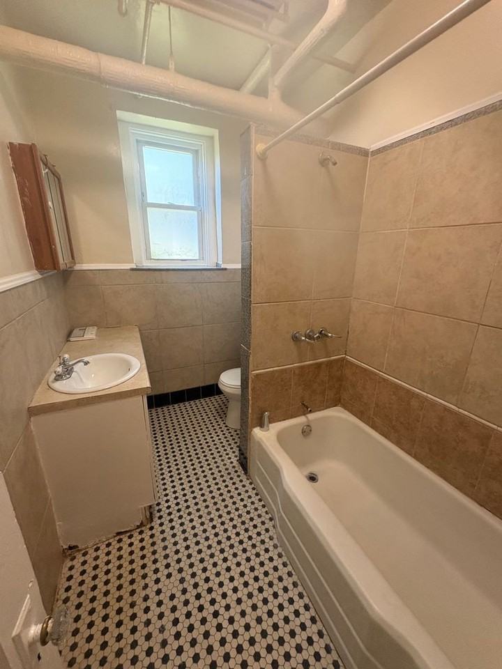 401 Ridgeway Ave. - Photo 7 of 12