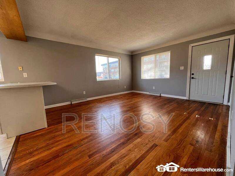 802 Sw 3rd St - Photo 2 of 17