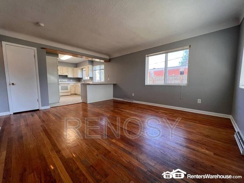 802 Sw 3rd St - Photo 3 of 17