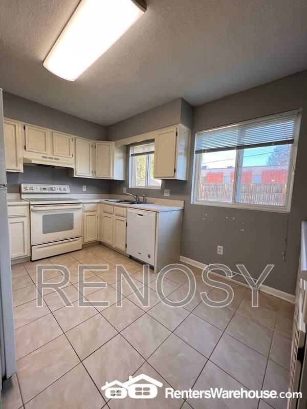 802 Sw 3rd St - Photo 6 of 17