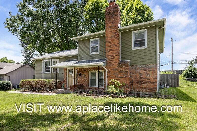 9514 Glenwood St - Photo 4 of 48