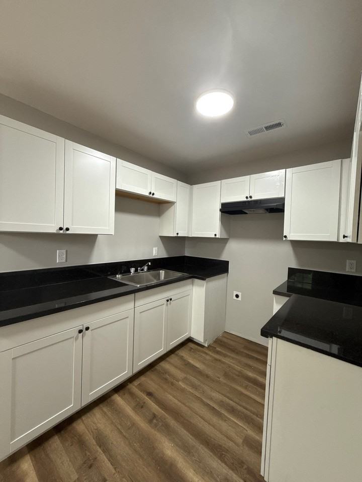 930 Norris St #1 - Photo 2 of 9