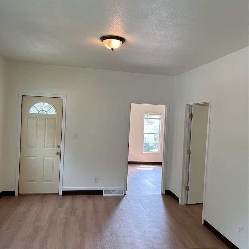 117 E Union St - Photo 3 of 9