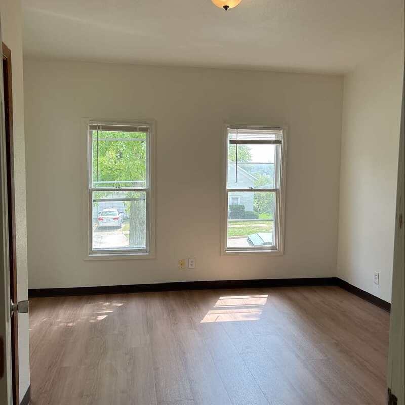 117 E Union St - Photo 4 of 9