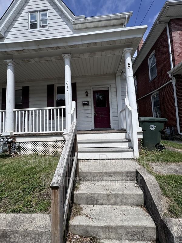 627 N Mulberry St - Photo 2 of 30