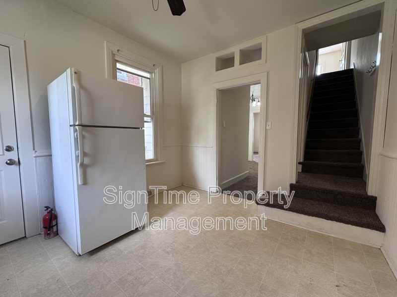 627 N Mulberry St - Photo 5 of 30