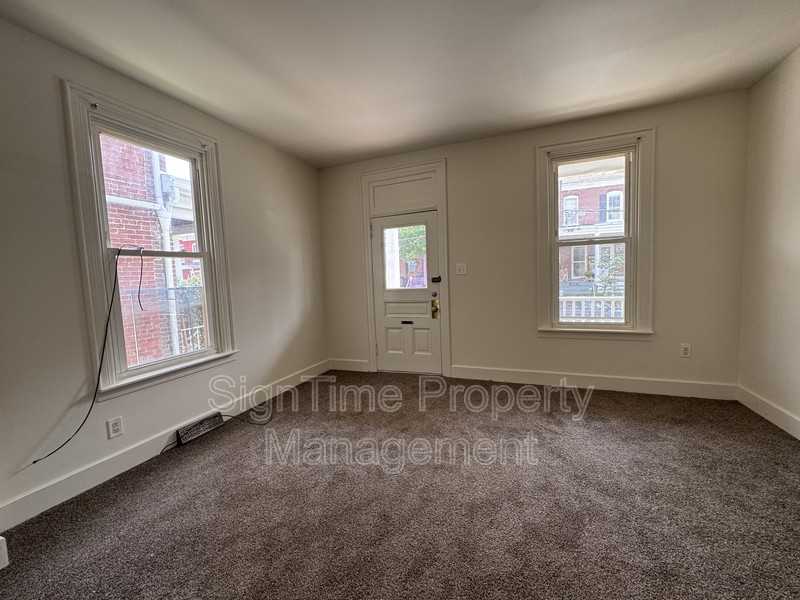 627 N Mulberry St - Photo 6 of 30