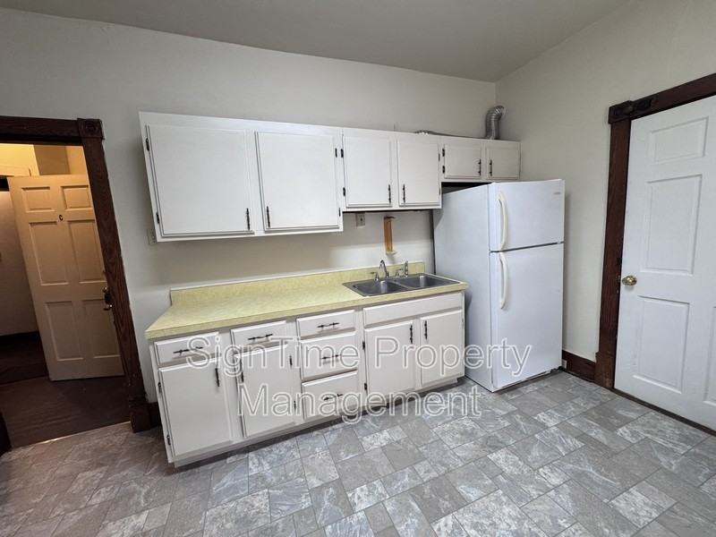 825 Hamilton Blvd #C - Photo 3 of 15