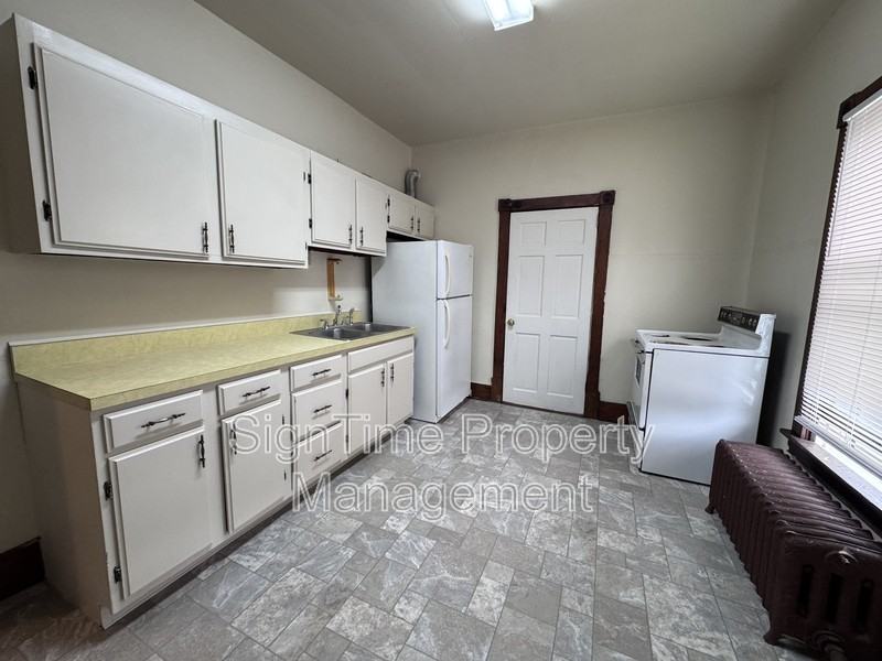 825 Hamilton Blvd #C - Photo 4 of 15