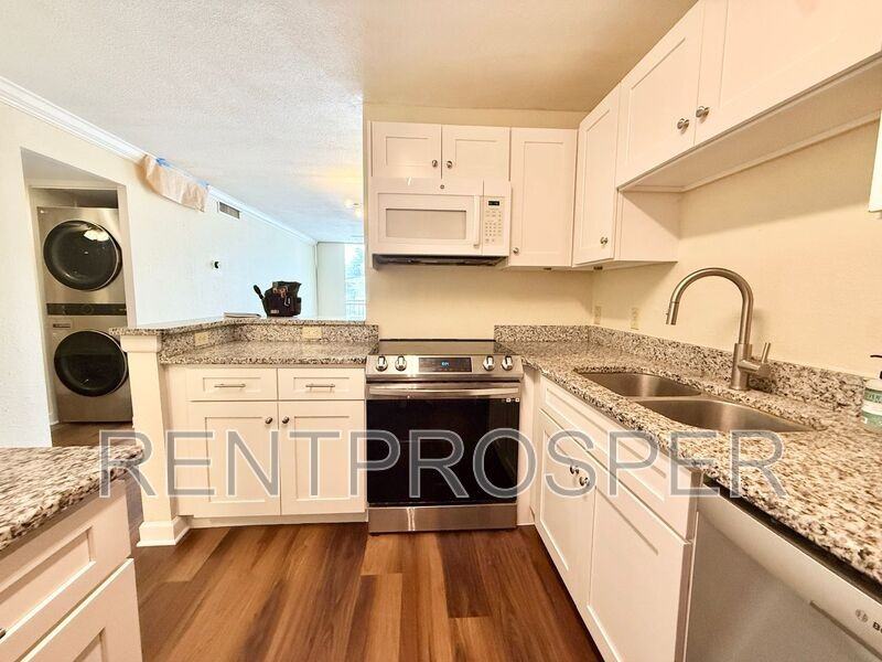 1100 Delaney Ave #F201 - Photo 5 of 16