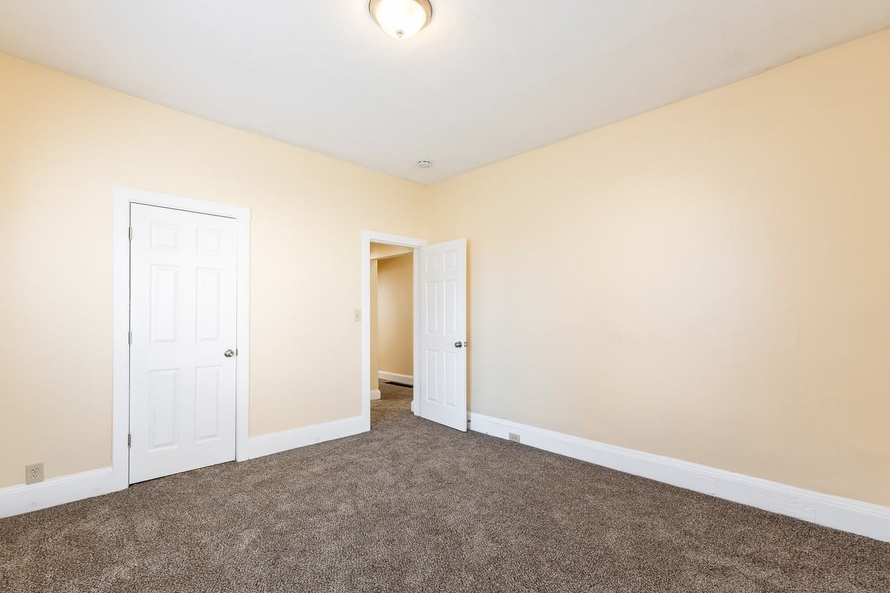 811 Lexington Ave #1 - Photo 2 of 26