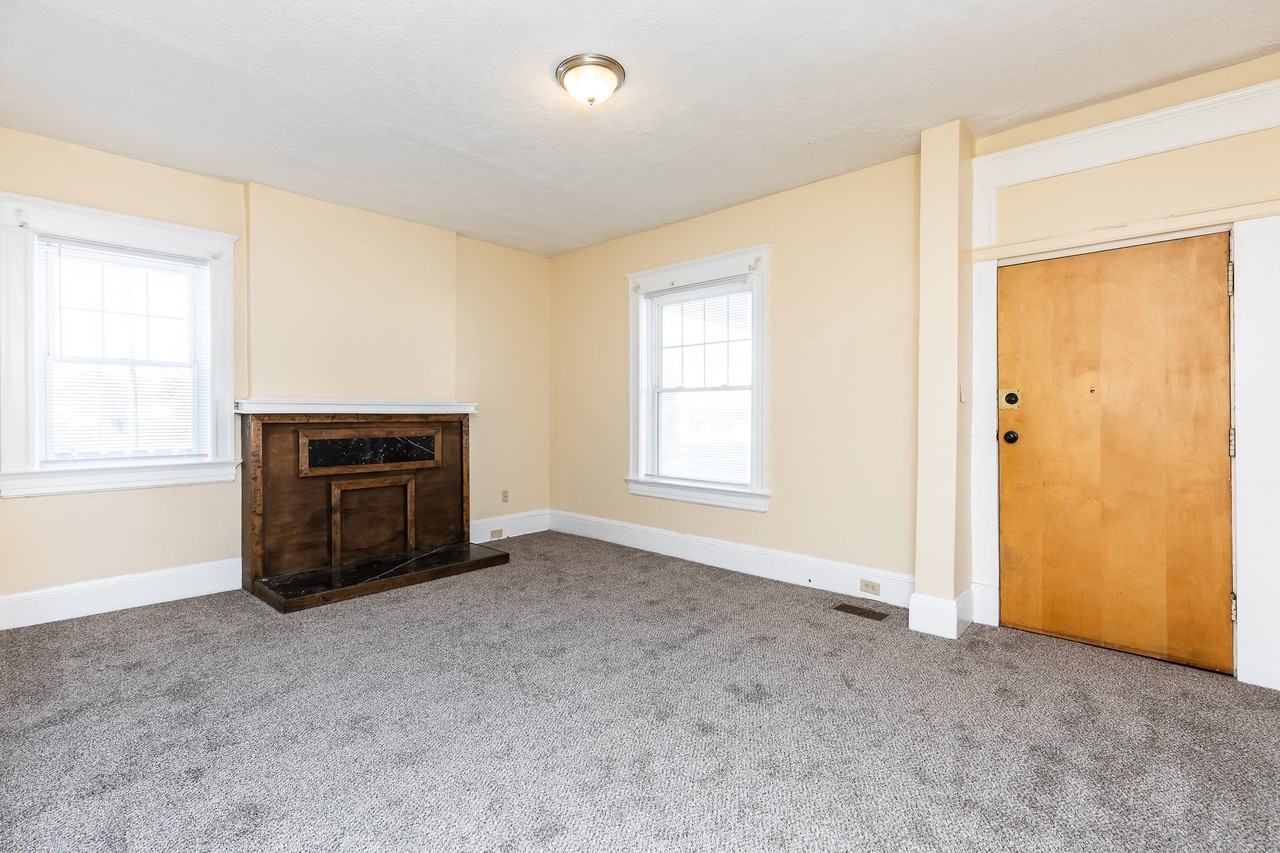 811 Lexington Ave #1 - Photo 5 of 26