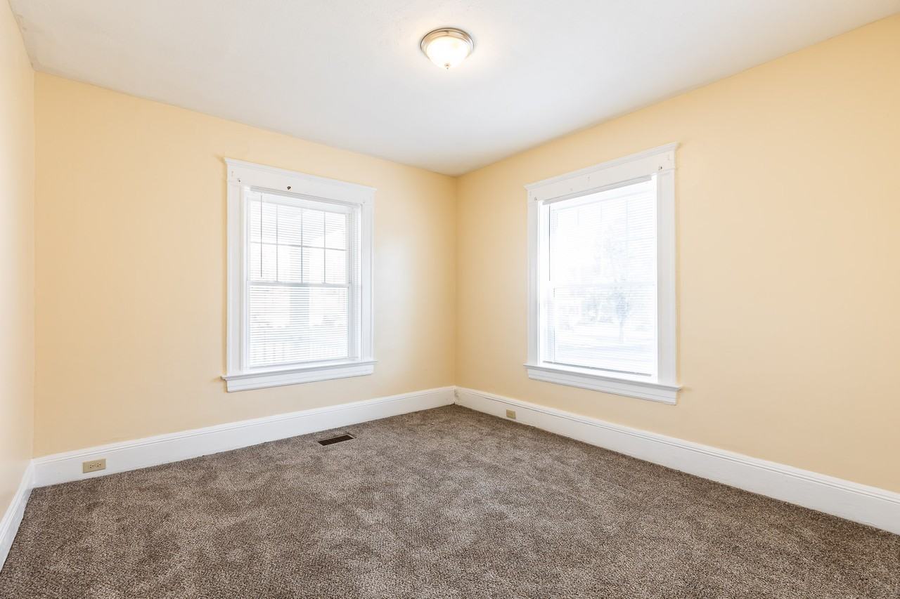 811 Lexington Ave #1 - Photo 6 of 26