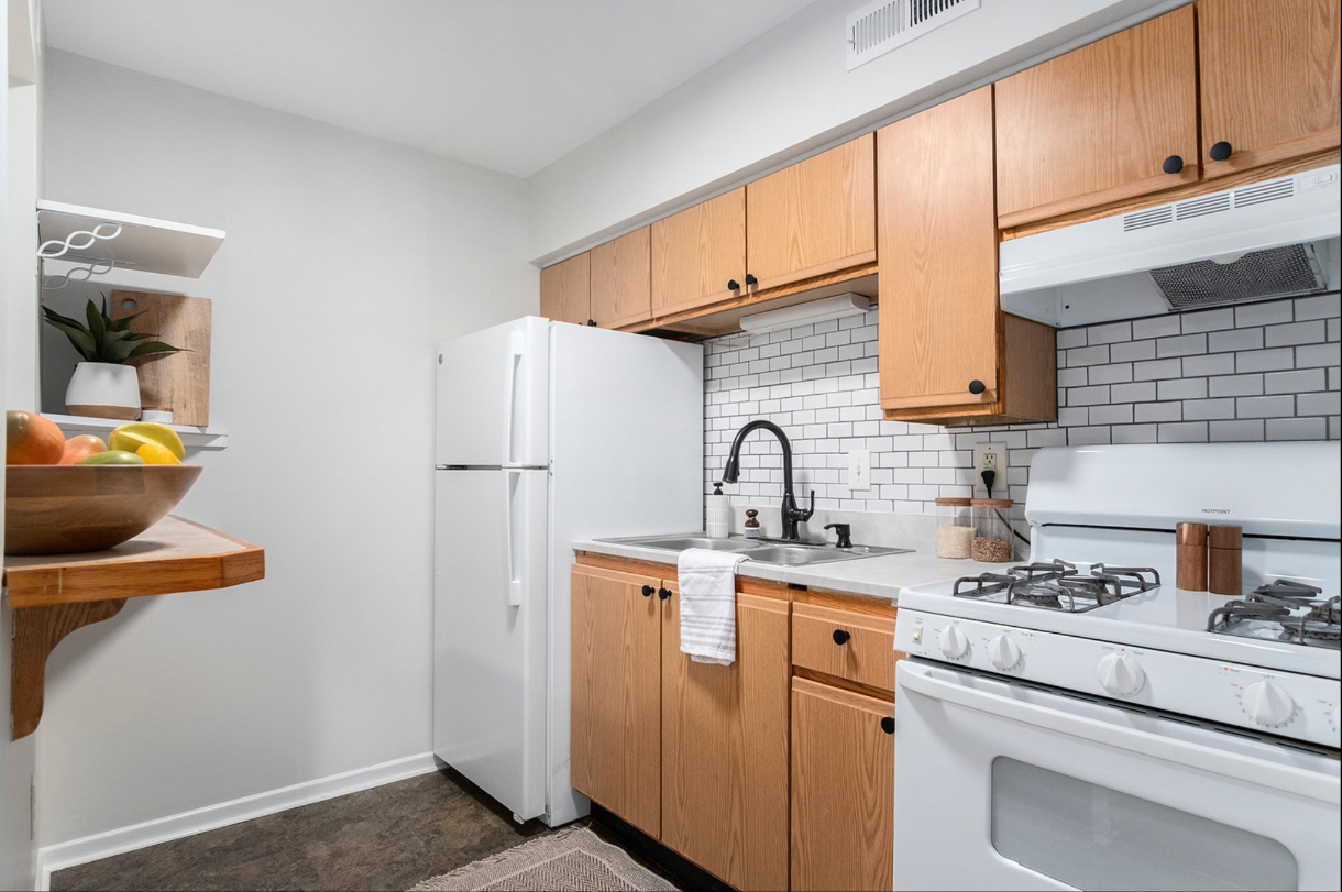 2727 Madelyn Drive Southwest - E #2727E - Photo 6 of 9
