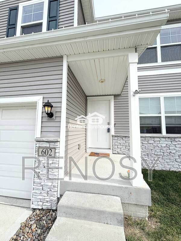 602 Elizabeth Ln Nw - Photo 2 of 11