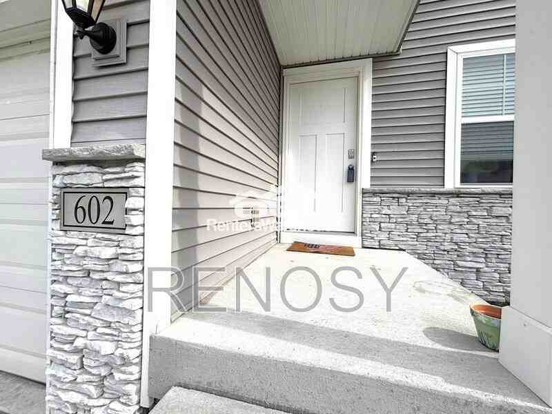 602 Elizabeth Ln Nw - Photo 3 of 11