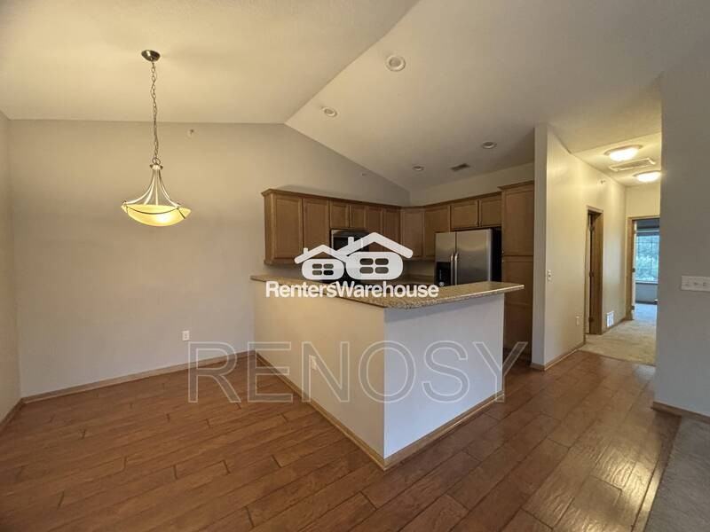 2000 Meadow Ct #210 - Photo 3 of 13