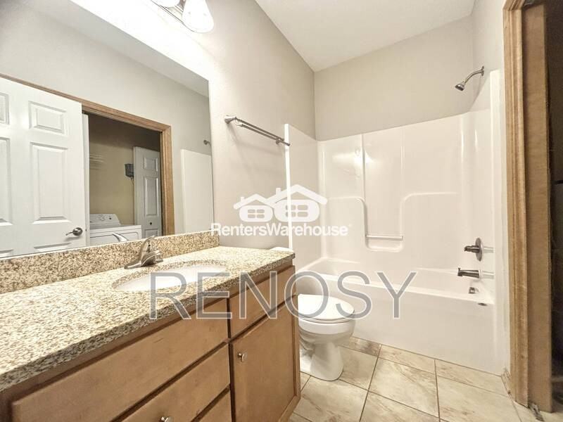2000 Meadow Ct #210 - Photo 4 of 13