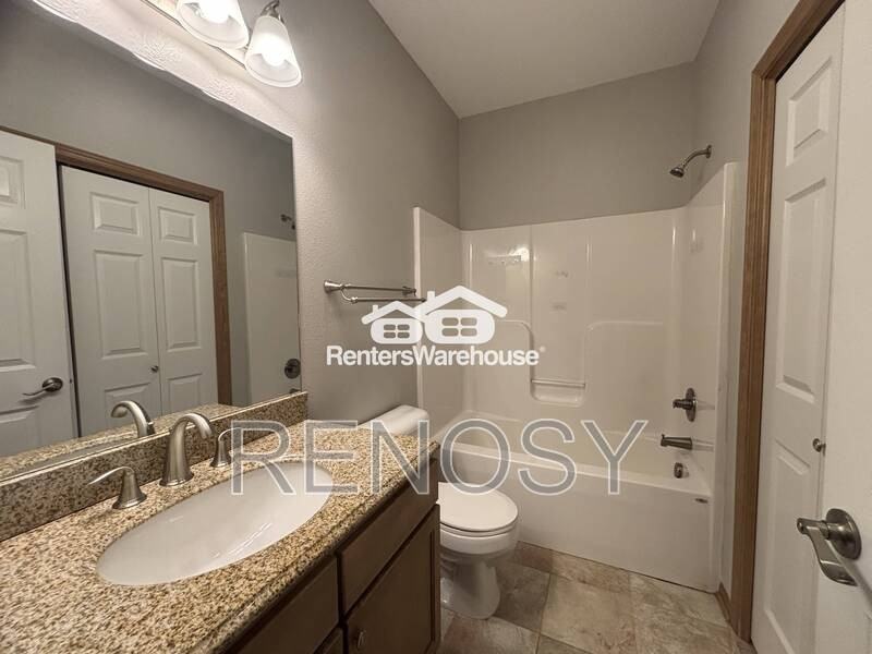2000 Meadow Ct #210 - Photo 5 of 13