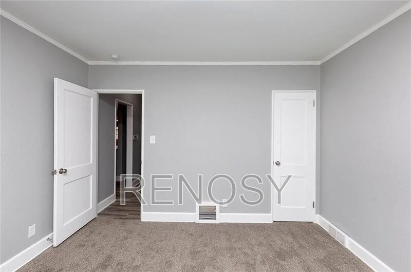 4124 3rd St - Photo 4 of 19